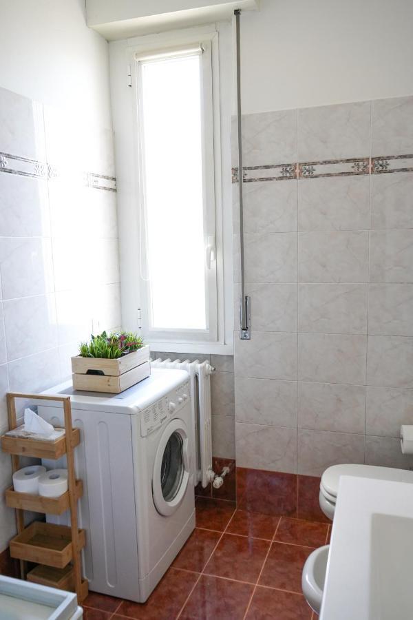 Апартаменти 10 Min From The Airport-Wifi-Free Parking Samarate Екстер'єр фото