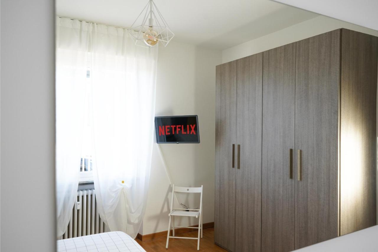 Апартаменти 10 Min From The Airport-Wifi-Free Parking Samarate Екстер'єр фото