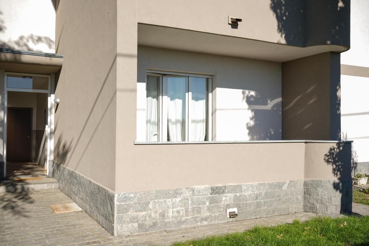 Апартаменти 10 Min From The Airport-Wifi-Free Parking Samarate Екстер'єр фото